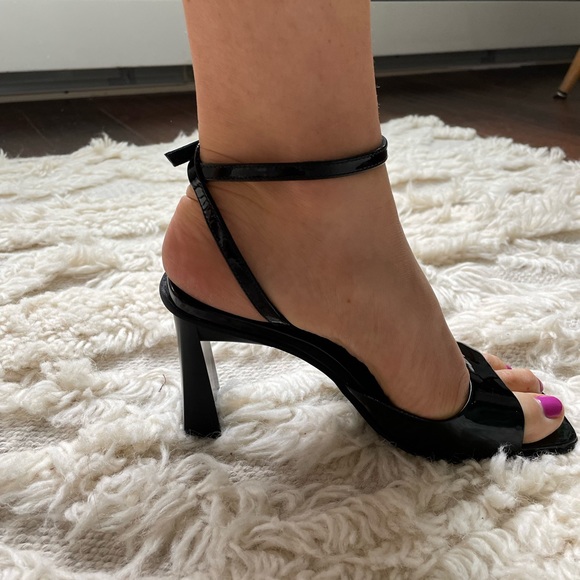 Black strappy sandals, perfect for a night out! Chic, comfortable & supportive. - Picture 4 of 6